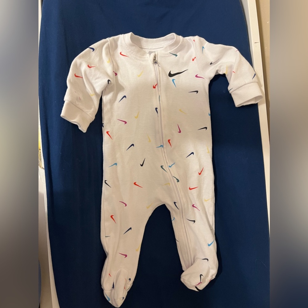 Nike zip up closure onesie! Like new!